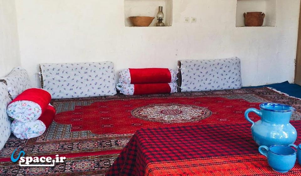 نمای داخلی اتاق اقامتگاه بوم گردی رونیا - سنندج - روستای توریور